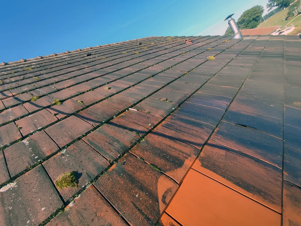 Intervention de rénovation de toiture sur maison résidentielle