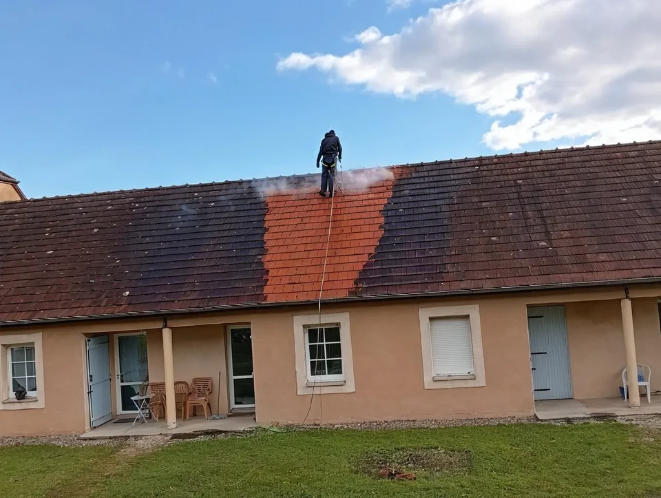 Nettoyage extérieur d'une terrasse pavée avec nettoyeur haute pression